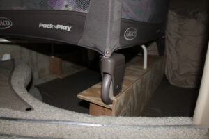 pack-n-play platform