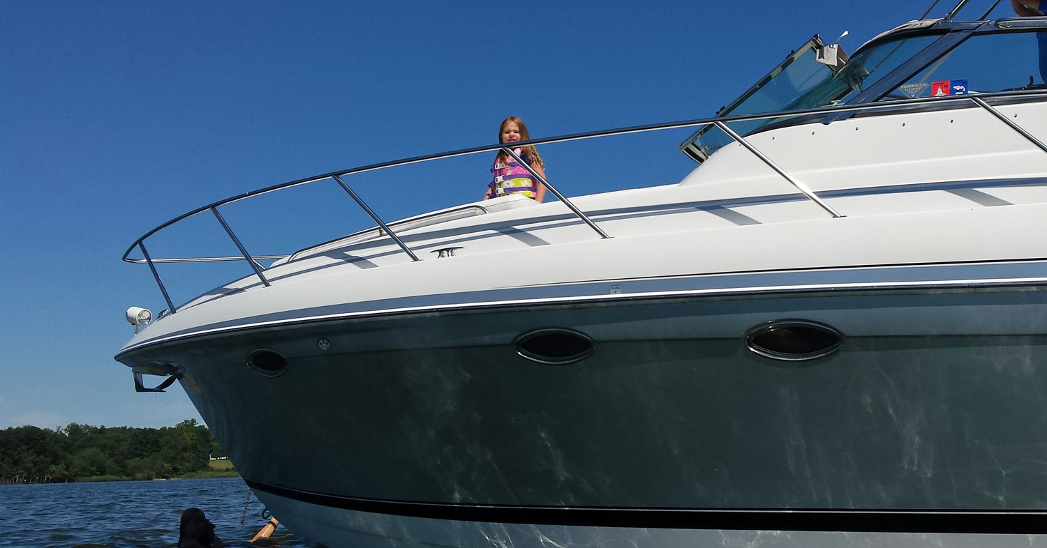 Is a Big Boat or Smaller Boat Better with Kids? - Boater Kids